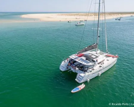 Luxury Yacht In * 리스본